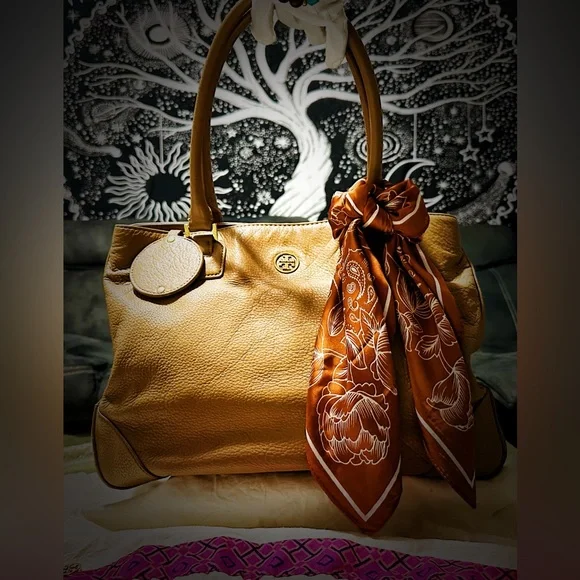Vintage Y2K Tory Burch Tan soft Leather Tote handbag shoulder bag with scarf - Picture 15 of 17